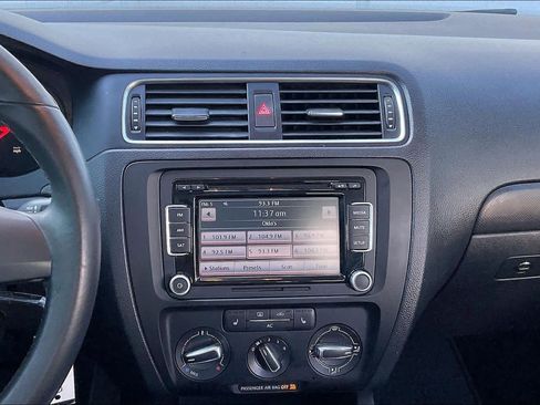 Used 2011 Volkswagen Jetta SE image 7