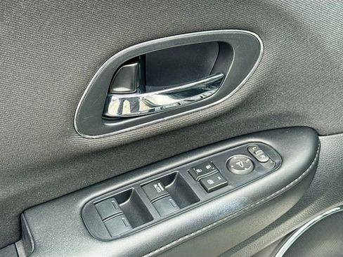 Used 2021 Honda HR-V EX image 18