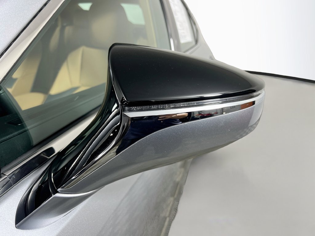 Used 2025 Lexus ES 350 w/ Premium Package FWD image 10