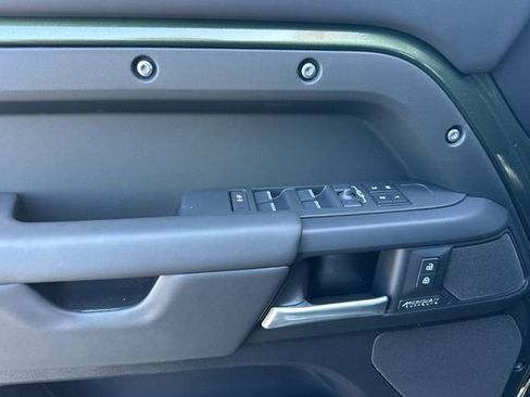 New 2026 Land Rover Defender 130 X-Dynamic SE AWD/4WD image 10