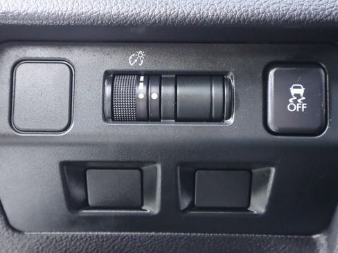 Used 2017 Subaru Crosstrek 2.0i Premium image 9