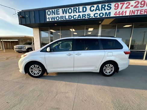 Used 2015 Toyota Sienna XLE image 2
