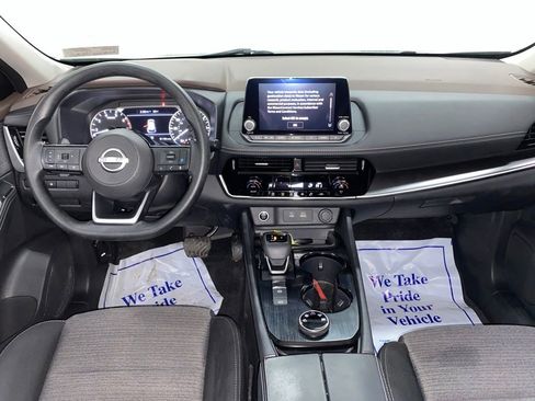 Used 2022 Nissan Rogue SV image 16