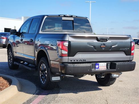 Used 2021 Nissan Titan PRO-4X w/ Pro-4x Convenience Package image 4