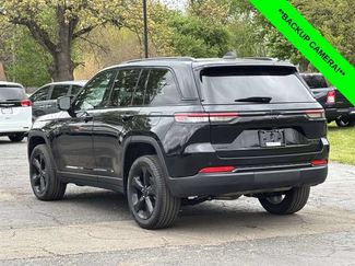 Used 2023 Jeep Grand Cherokee Limited w/ Black Appearance Package AWD/4WD video 2