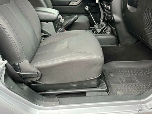 Used 2018 Jeep Wrangler Sport image 21