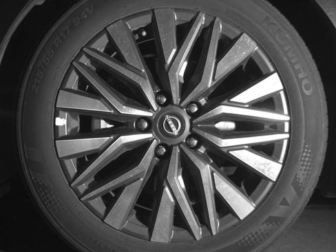 Used 2025 Nissan Altima 2.5 SV image 12