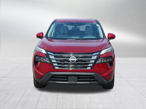 Used 2025 Nissan Rogue SV AWD/4WD image 2
