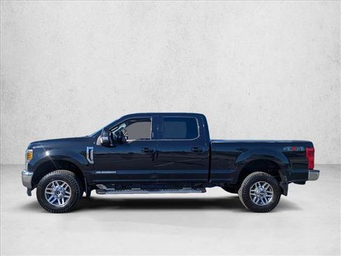 Used 2019 Ford F350 Lariat w/ Camper Package image 8