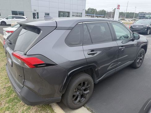 Used 2023 Toyota RAV4 LE image 5