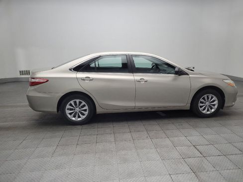 Used 2017 Toyota Camry LE FWD image 10