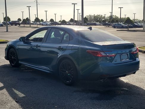 Used 2025 Toyota Camry SE w/ Multimedia Upgrade Package image 5