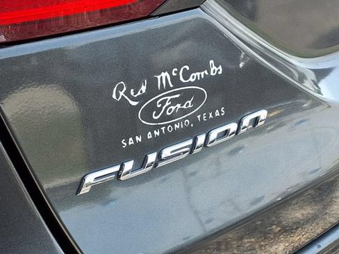 Used 2015 Ford Fusion SE FWD image 9
