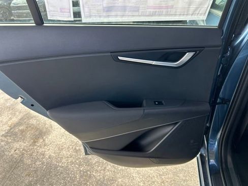 Used 2024 Kia Niro EX image 13