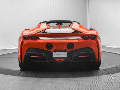 Used 2025 Ferrari SF90 Spider image 7