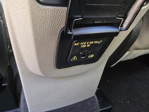 Used 2018 Ford Escape Titanium w/ Ford Safe & Smart Package AWD/4WD image 31