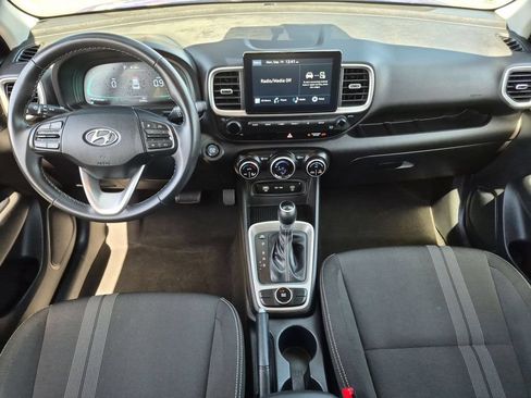 Used 2025 Hyundai Venue SEL FWD image 26