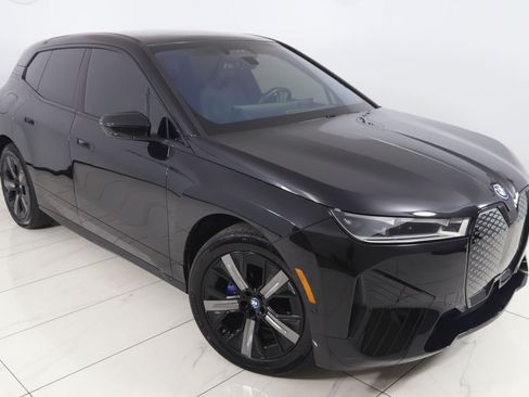 Used 2024 BMW iX xDrive50 w/ Premium Package AWD/4WD image 20