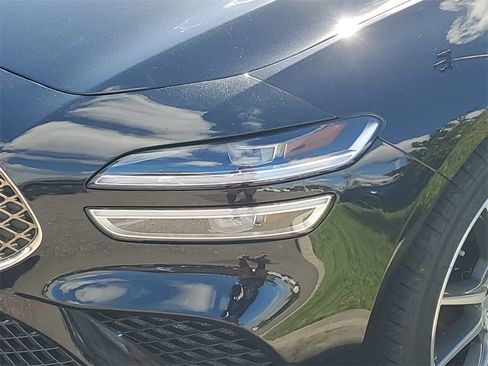Used 2025 Genesis G70 2.5T image 6