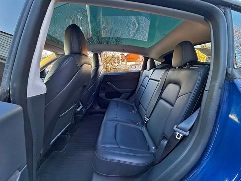 Used 2022 Tesla Model Y Performance image 16