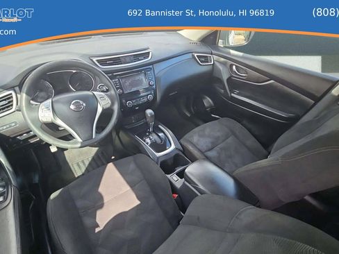 Used 2016 Nissan Rogue SV w/ SV Premium Package image 16