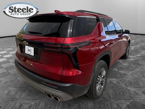 Used 2025 Chevrolet Traverse LT w/ LPO, Floor Liner Package FWD image 5