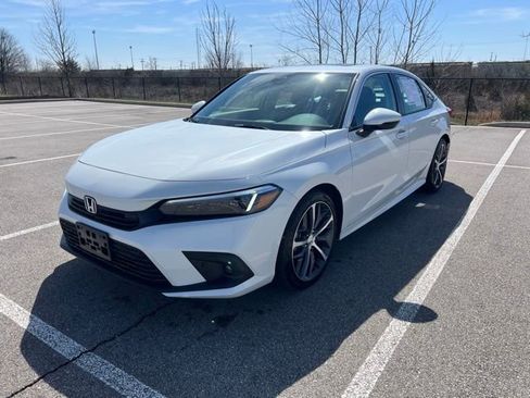 Used 2023 Honda Civic Touring image 3