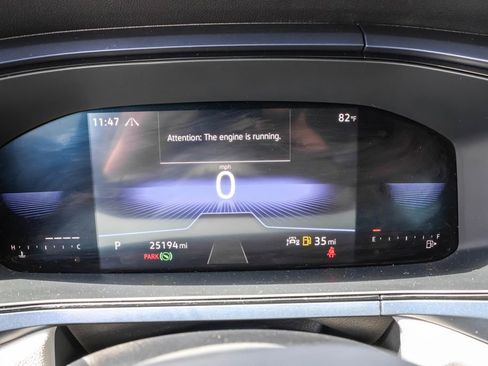 Used 2023 Volkswagen Taos SE w/ Panoramic Sunroof Package AWD/4WD image 21