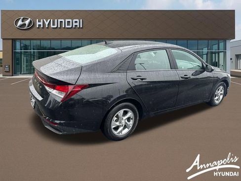 Certified 2022 Hyundai Elantra SE FWD image 5