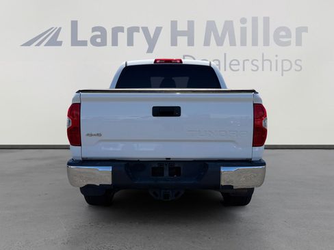 Used 2015 Toyota Tundra SR5 w/ SR5 Upgrade Package AWD/4WD image 4