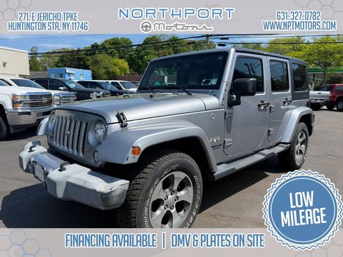 Used 2017 Jeep Wrangler Unlimited Sahara w/ Connectivity Group AWD/4WD image 1