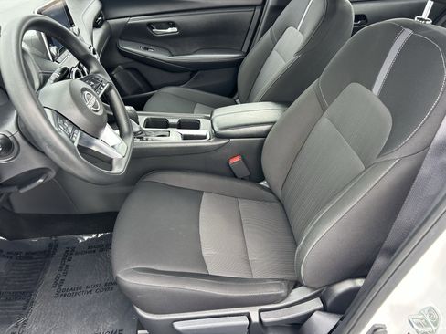 Used 2025 Nissan Sentra SV FWD image 14