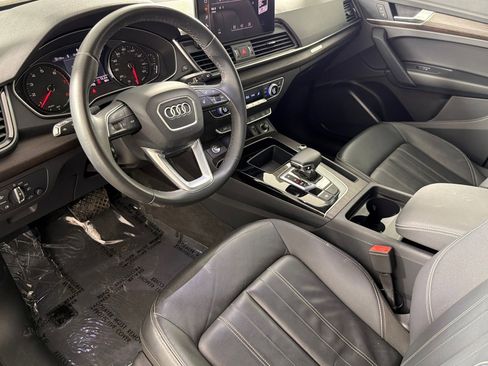 Used 2023 Audi Q5 2.0T Premium w/ Convenience Package AWD/4WD image 9