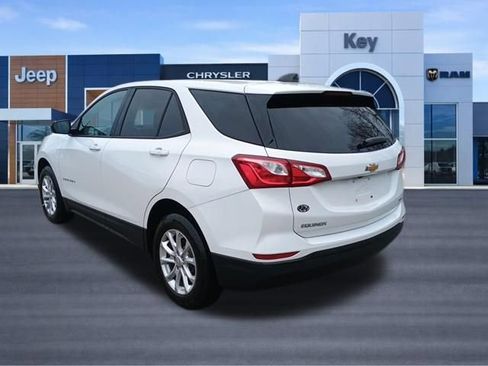 Used 2019 Chevrolet Equinox LS w/ LS Convenience Package image 3