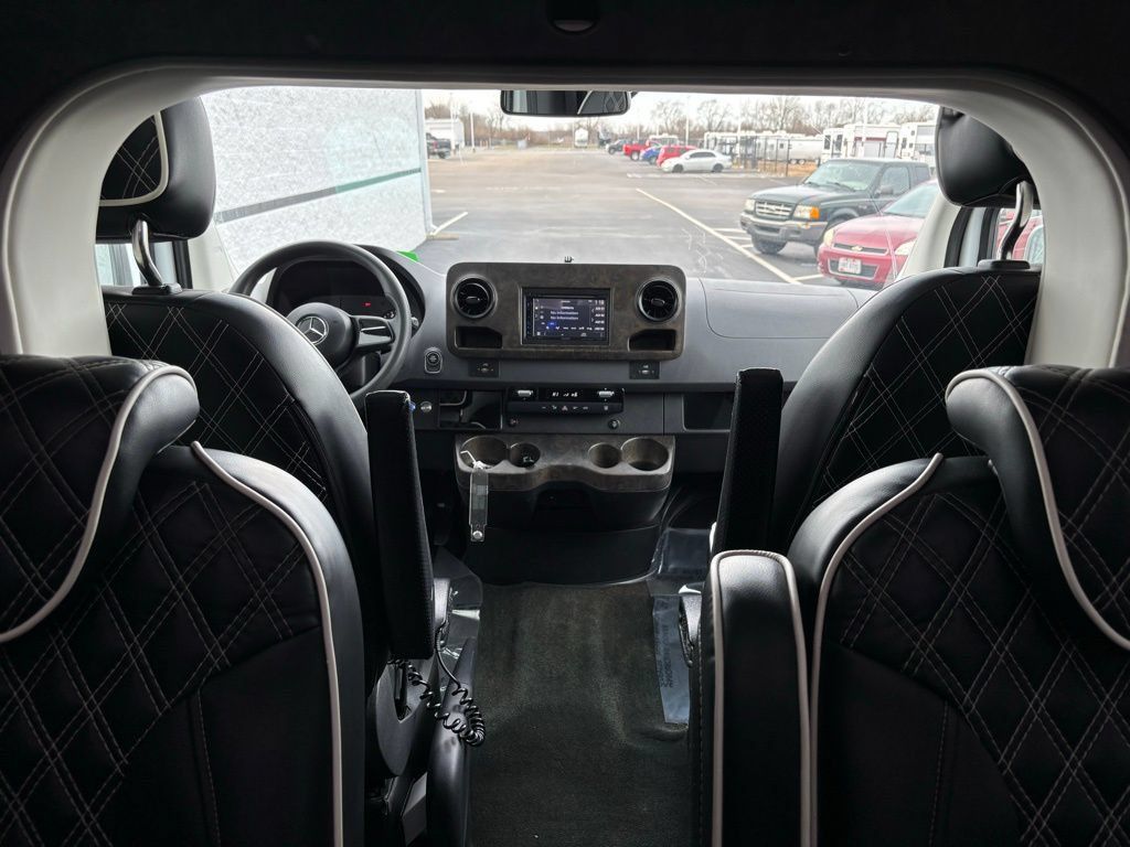 Used 2019 Mercedes-Benz Sprinter 170 w/ Driver Convenience Package image 27