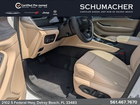 Certified 2024 Jeep Grand Cherokee Limited w/ Luxury Tech Group II AWD/4WD image 11