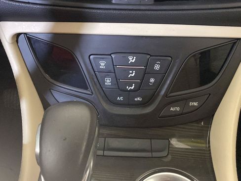 Used 2020 Buick Envision Preferred FWD image 9
