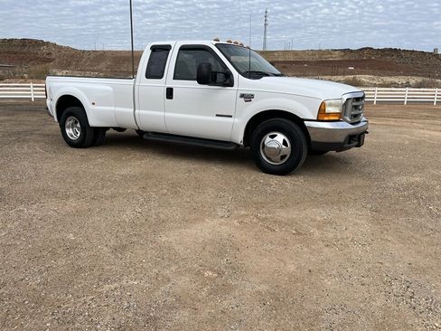 Used 1999 Ford F350 Lariat image 1