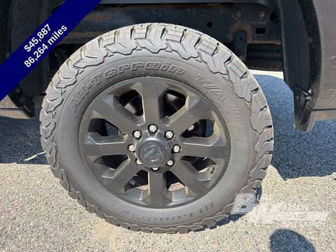 Used 2019 RAM 2500 Laramie w/ Black Appearance Package AWD/4WD image 17