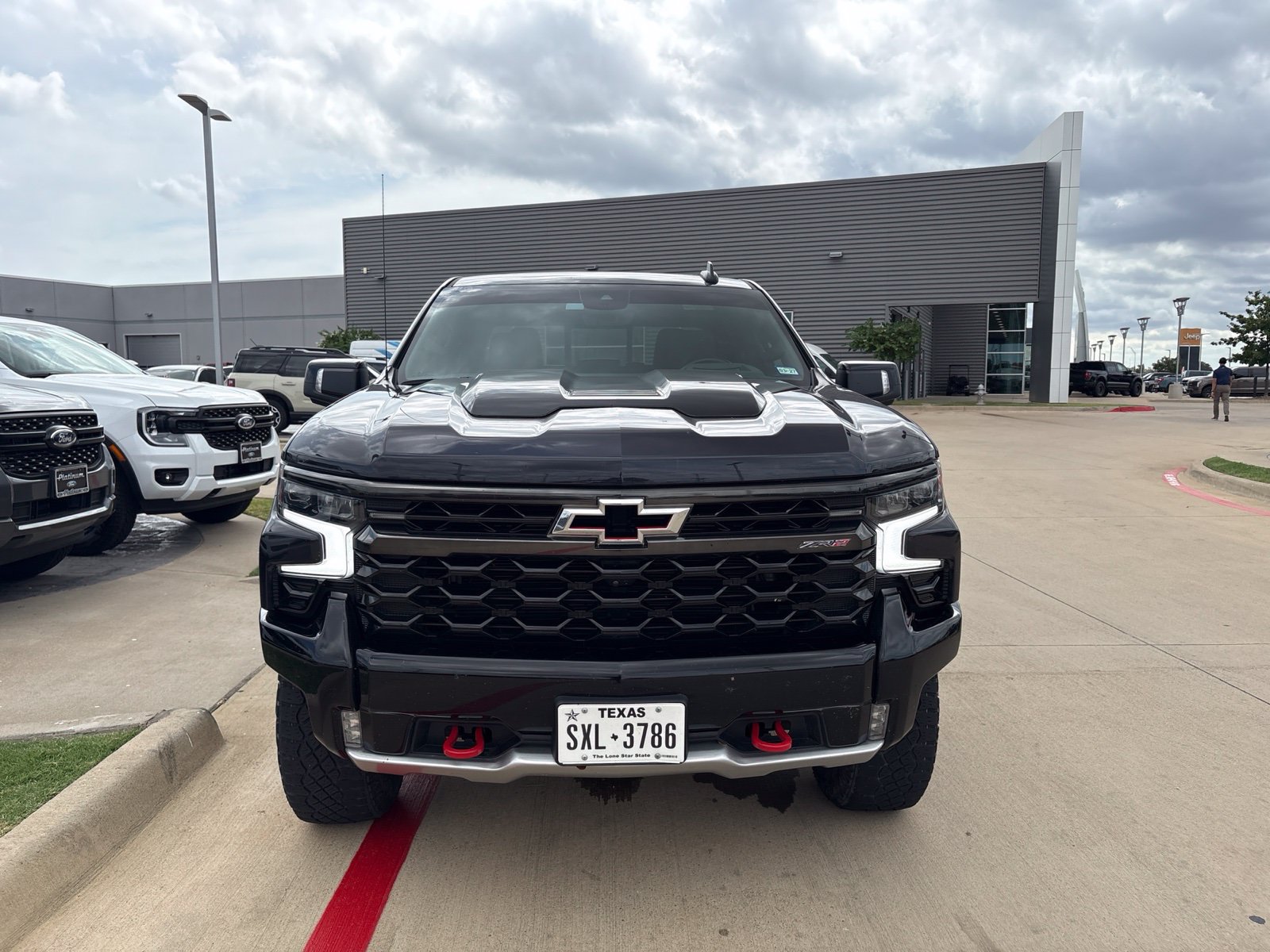 Used 2023 Chevrolet Silverado 1500 ZR2 w/ Technology Package AWD/4WD image 2