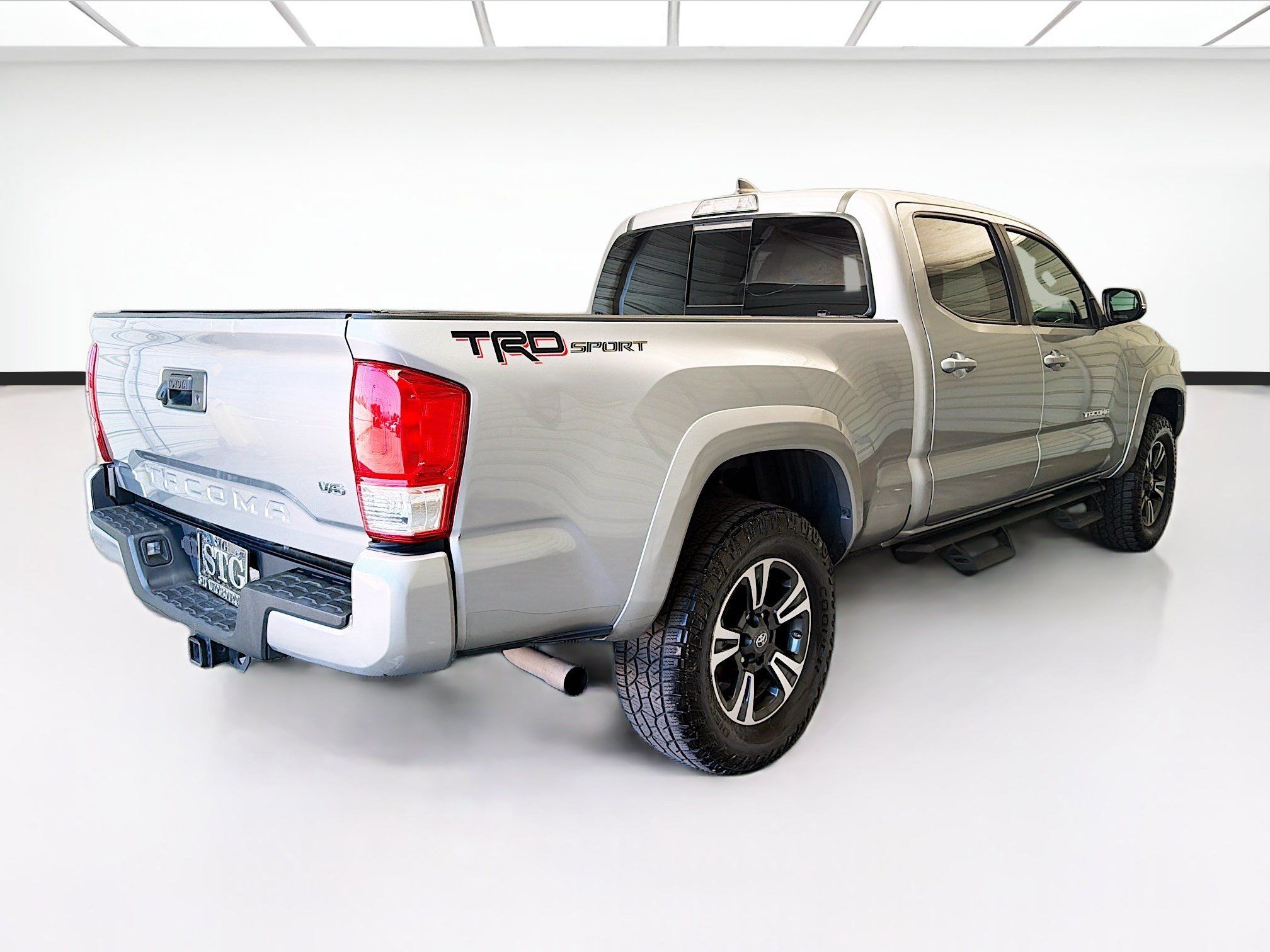 Used 2019 Toyota Tacoma TRD Sport RWD image 4