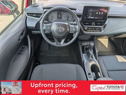 Used 2025 Toyota Corolla LE FWD image 11