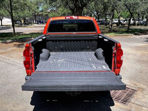 Used 2018 Toyota Tundra SR5 w/ SR5 Upgrade Package AWD/4WD image 35