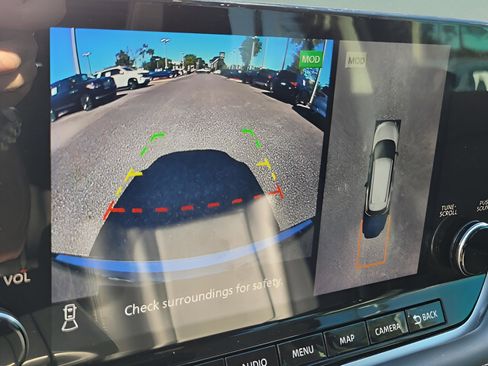 Used 2023 Nissan Rogue SL w/ SL Premium Package image 29