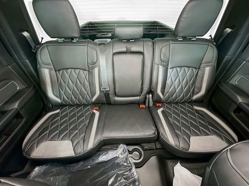 New 2026 RAM 2500 Big Horn AWD/4WD image 11