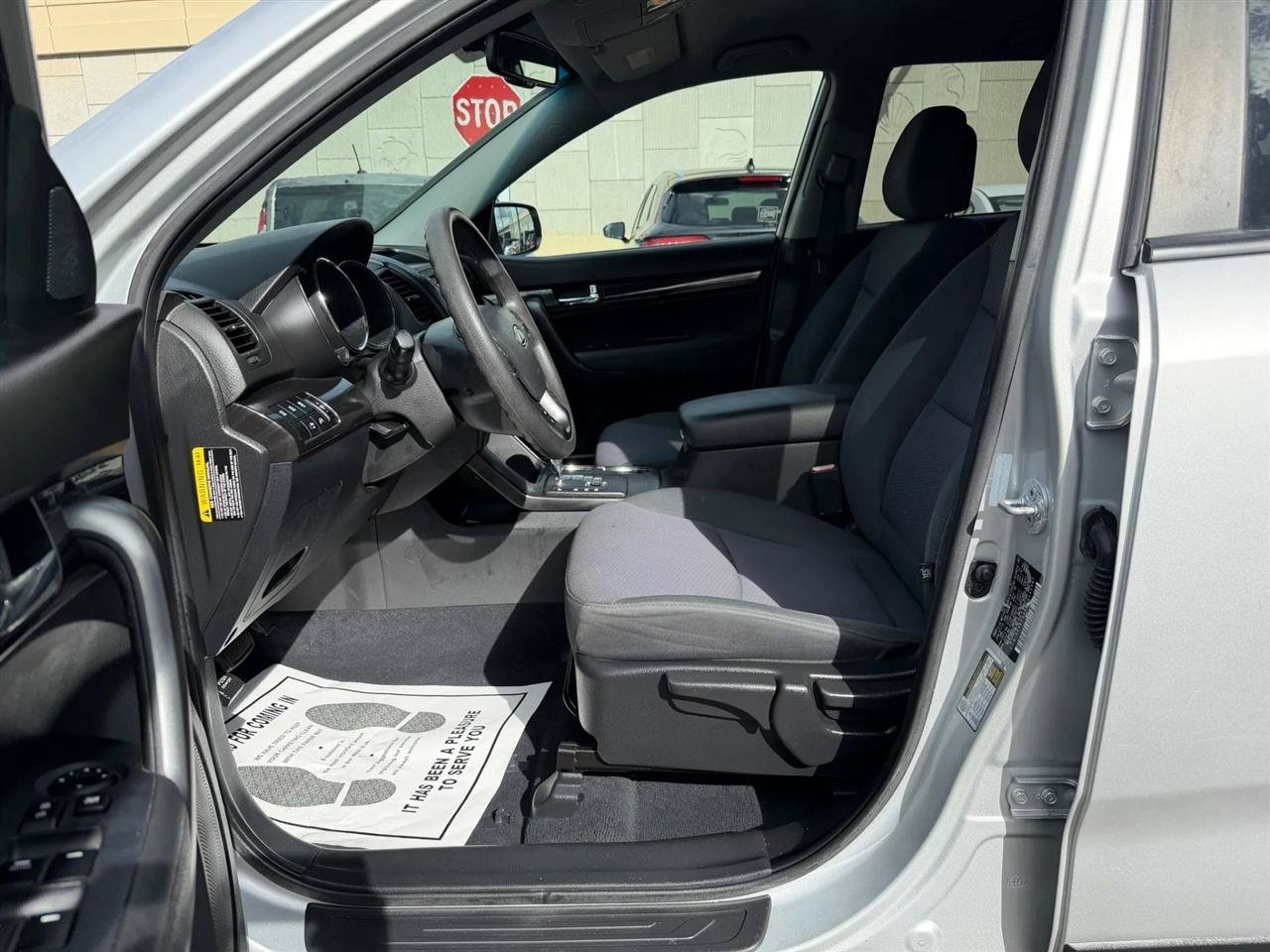 Used 2013 Kia Sorento LX FWD image 19
