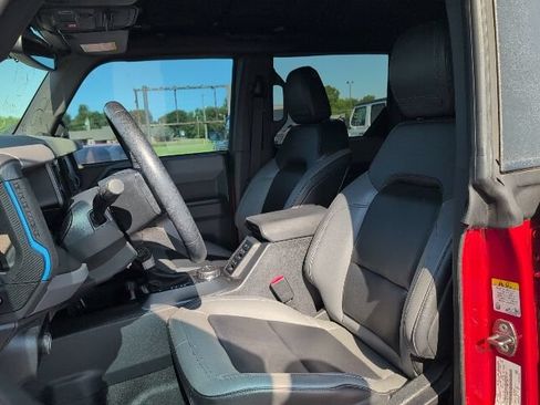 Used 2024 Ford Bronco Badlands w/ Sasquatch Package AWD/4WD image 10