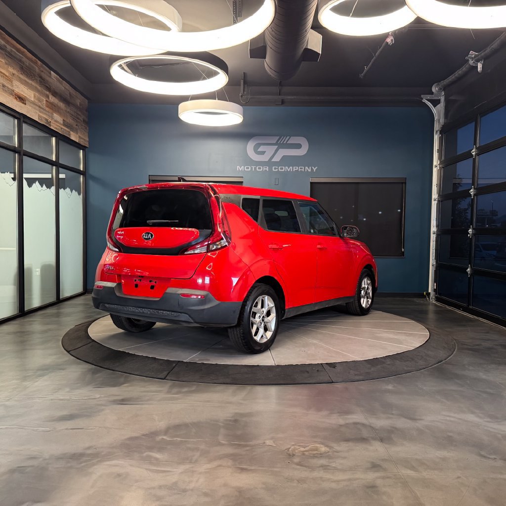 Used 2020 Kia Soul S FWD image 3