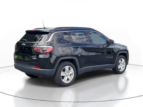 Used 2022 Jeep Compass Latitude FWD image 7