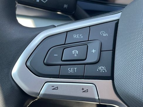Used 2023 Volkswagen Taos SE w/ Panoramic Sunroof Package AWD/4WD image 24